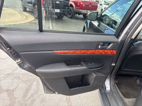 Used 2012 Subaru Outback 2.5i Limited w/ Moonroof Pkg image 18