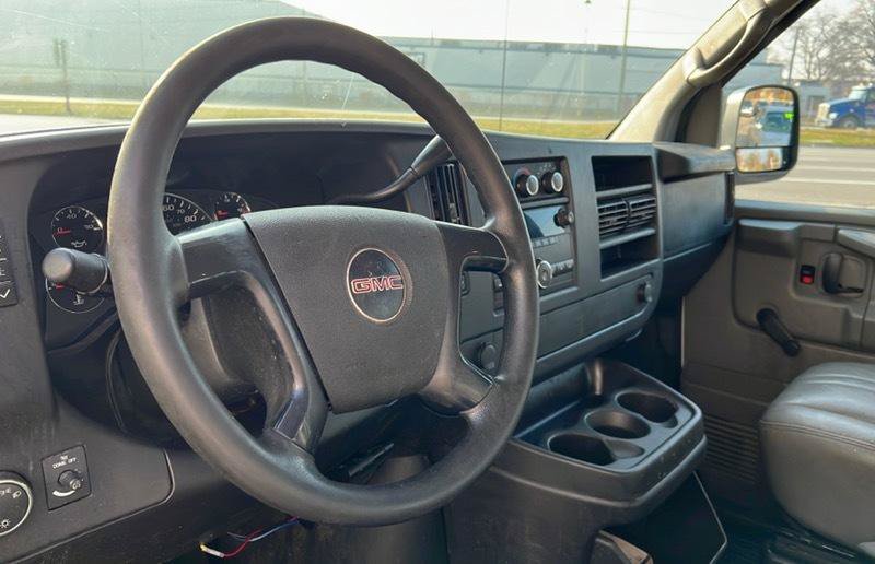 Used 2008 GMC Savana 2500 RWD image 9