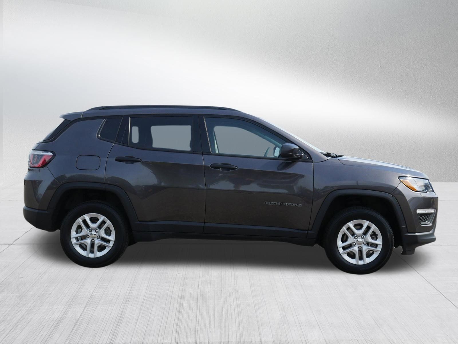 Used 2018 Jeep Compass Sport w/ Cold Weather Group AWD/4WD image 8