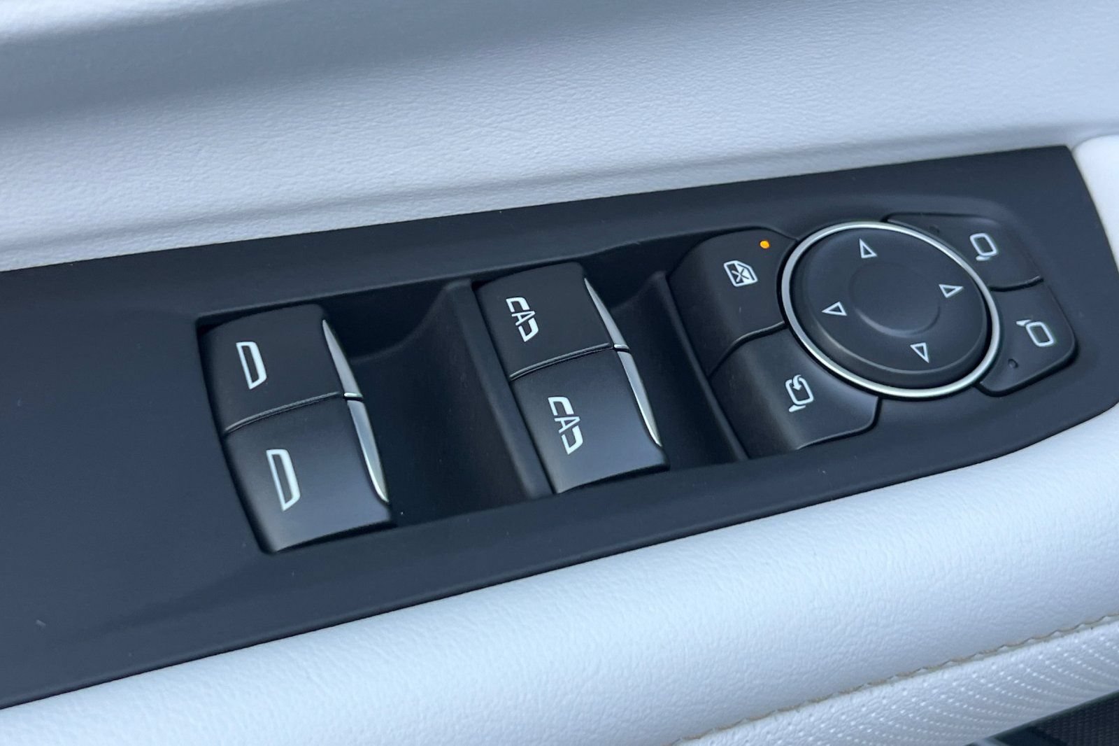Used 2026 Chevrolet Tahoe Premier AWD/4WD image 14