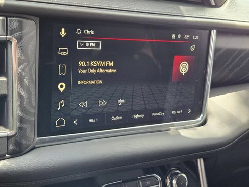 Used 2023 GMC Yukon XL Denali AWD/4WD image 15
