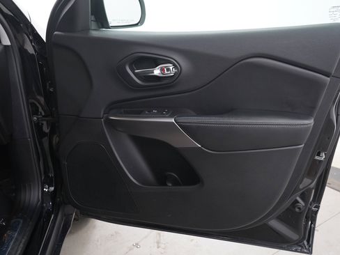 Used 2020 Jeep Cherokee Limited AWD/4WD image 9