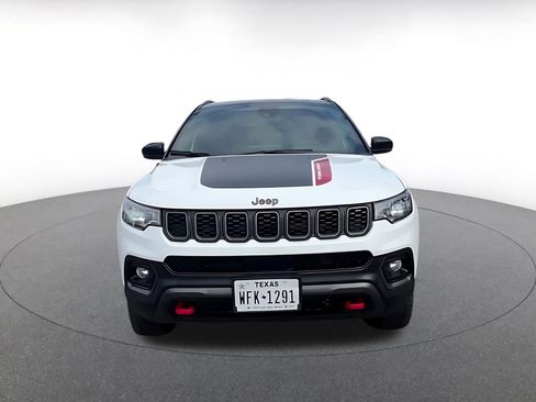Used 2025 Jeep Compass Trailhawk AWD/4WD image 4