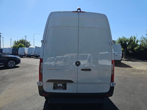New 2024 Mercedes-Benz Sprinter 144 Cargo image 5