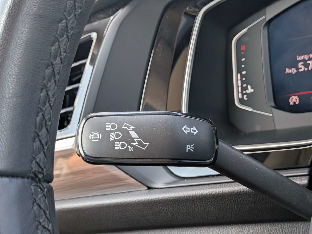 Used 2024 Volkswagen Jetta SEL FWD image 26