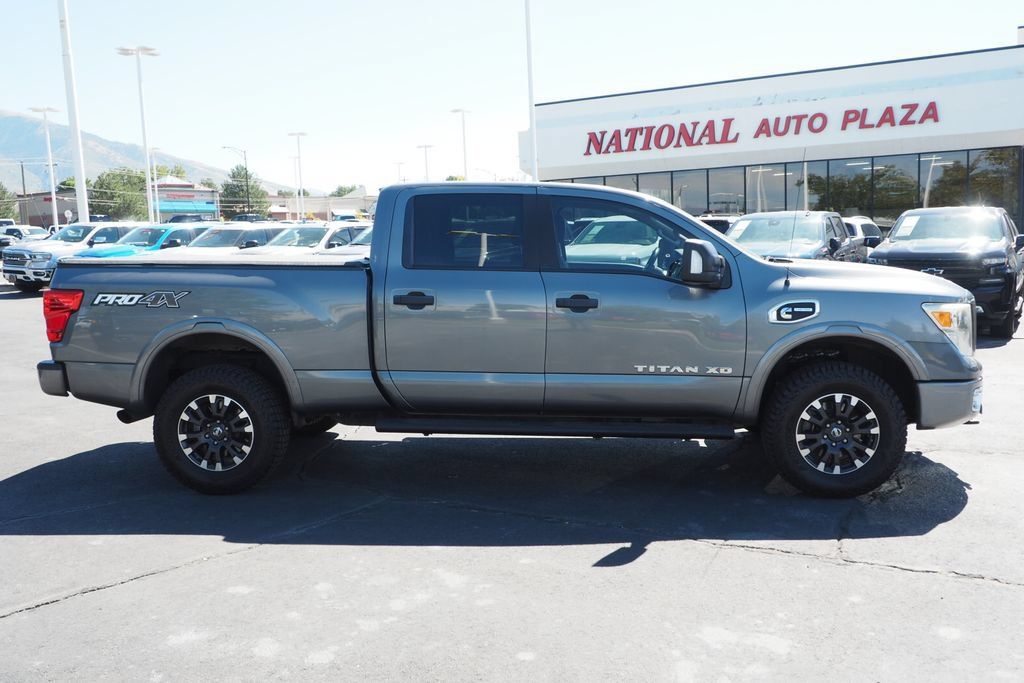 Used 2017 Nissan Titan PRO-4X AWD/4WD image 4