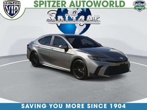 Used 2025 Toyota Camry XSE image 3