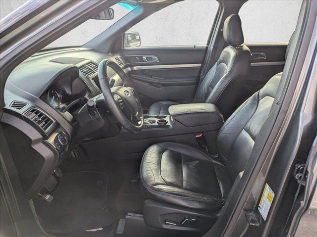 Used 2018 Ford Explorer XLT w/ Equipment Group 202A FWD image 13