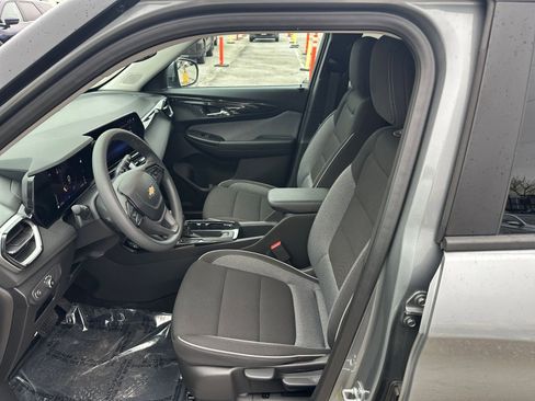 Used 2025 Chevrolet TrailBlazer LT image 24