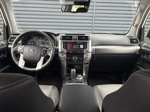 Used 2020 Toyota 4Runner SR5 Premium w/ Moonroof Package AWD/4WD image 9