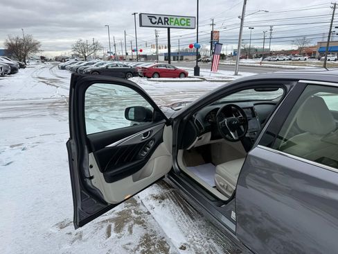 Used 2020 INFINITI Q50 Luxe w/ Essential Package (3.0T Luxe) image 17