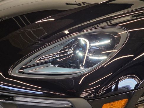 New 2026 Porsche Macan Turbo image 27