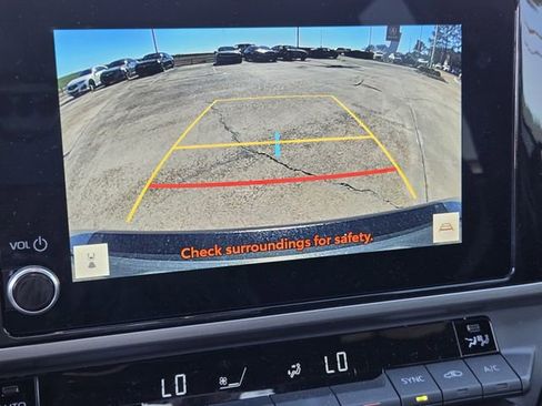 Used 2025 Toyota Camry SE w/ Convenience Package image 12