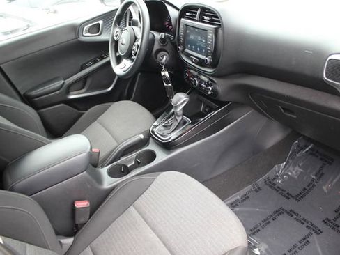 Used 2020 Kia Soul S FWD image 30