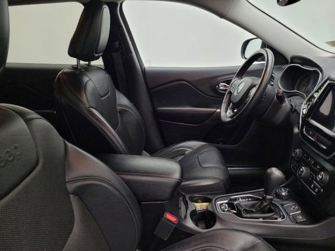 Used 2019 Jeep Cherokee Limited image 21