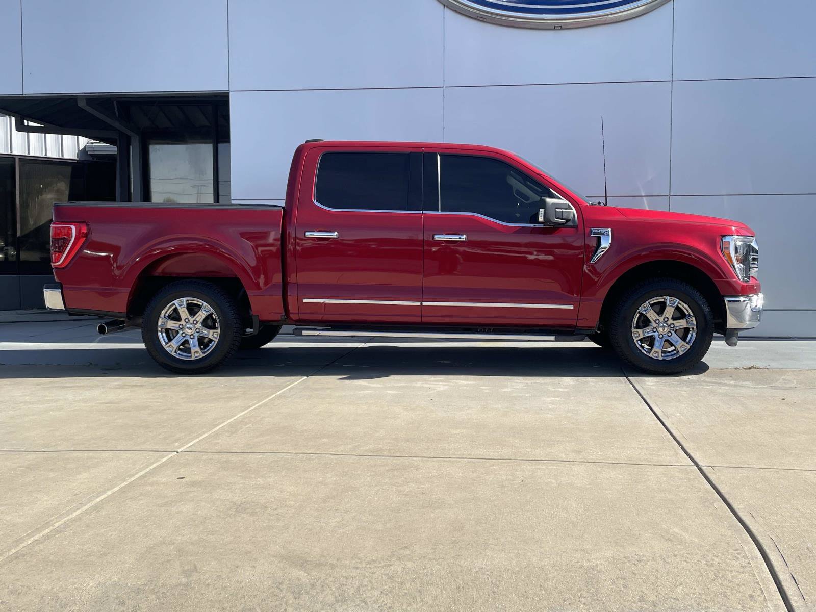 Used 2021 Ford F150 XLT w/ Equipment Group 302A High RWD image 3