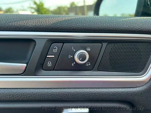 Used 2015 Volkswagen Touareg VR6 AWD/4WD image 45