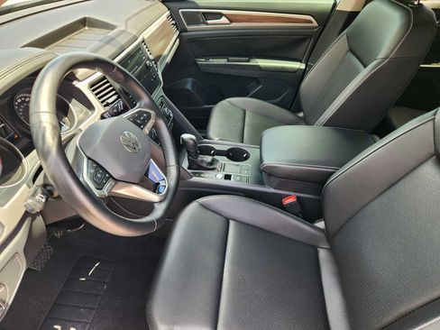 Used 2021 Volkswagen Atlas SE FWD image 12