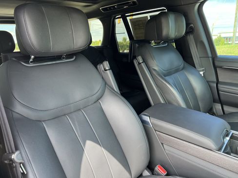 Used 2024 Land Rover Range Rover Autobiography AWD/4WD image 34