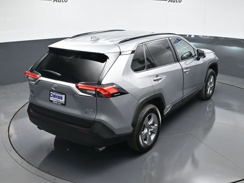 Used 2025 Toyota RAV4 XLE AWD/4WD image 52