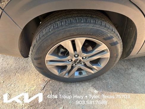 Used 2022 Kia Seltos S FWD image 12