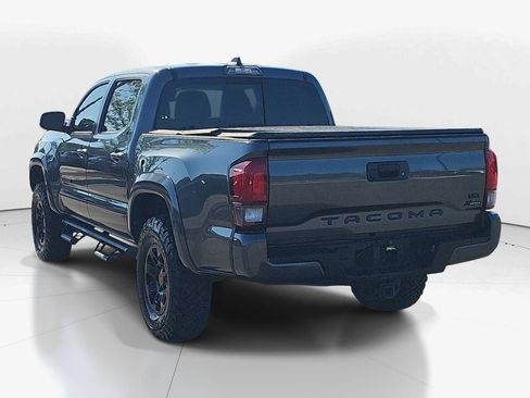Used 2022 Toyota Tacoma SR5 w/ Technology Package image 7