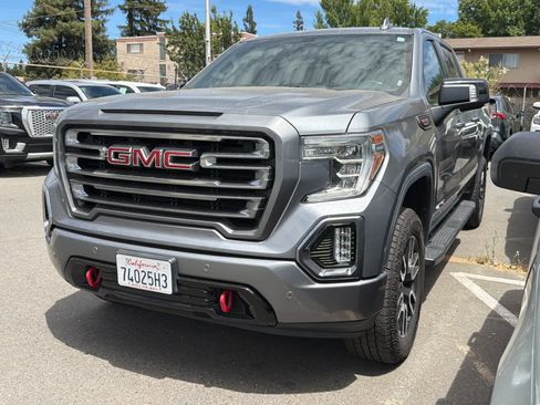 Used 2020 GMC Sierra 1500 AT4 w/ AT4 Premium Package AWD/4WD image 2