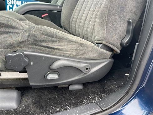 Used 2002 Chevrolet Blazer LS w/ Preferred Equipment Group image 17