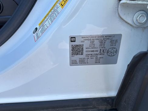 Used 2022 GMC Acadia AT4 image 32