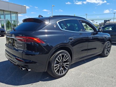 Certified 2025 Maserati Grecale Modena AWD/4WD image 10