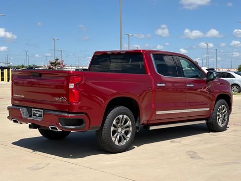 Used 2025 Chevrolet Silverado 1500 High Country w/ Technology Package AWD/4WD image 7