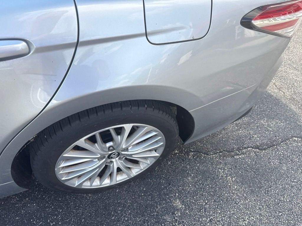 Used 2018 Toyota Camry XLE FWD image 5