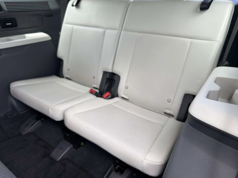 Used 2024 Hyundai Santa Fe SEL FWD image 19