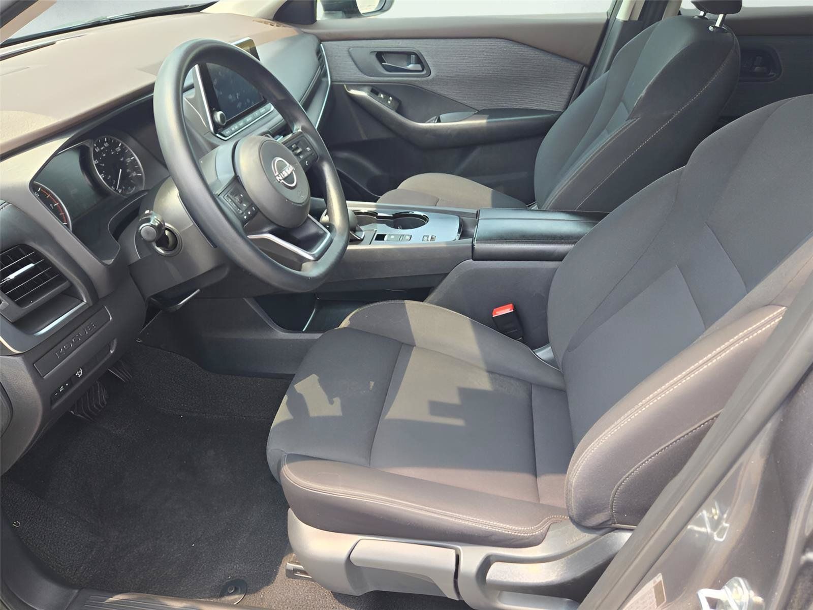 Used 2023 Nissan Rogue S FWD image 17
