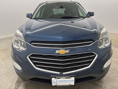 Used 2017 Chevrolet Equinox LT w/ Convenience Package image 2