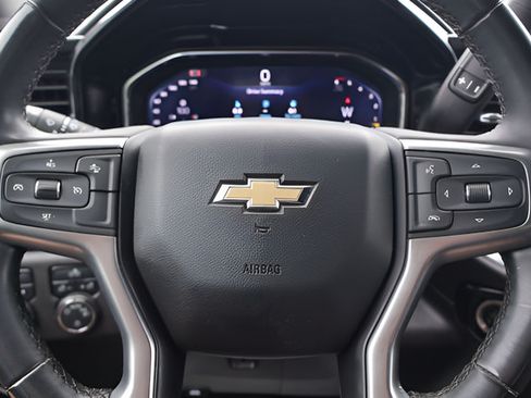 Used 2024 Chevrolet Silverado 2500 LT AWD/4WD image 17