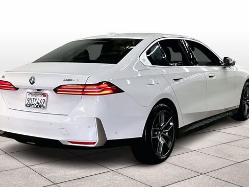 Used 2025 BMW i5 eDrive40i w/ Premium Package image 15