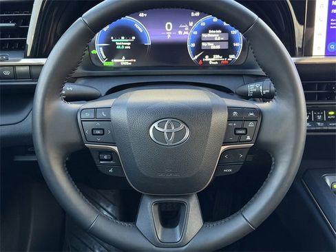 Used 2023 Toyota Crown Limited w/ Advanced Technology Package image 25