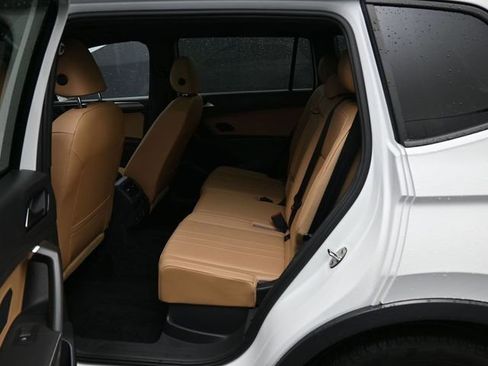 Used 2022 Volkswagen Tiguan SE R-Line image 30