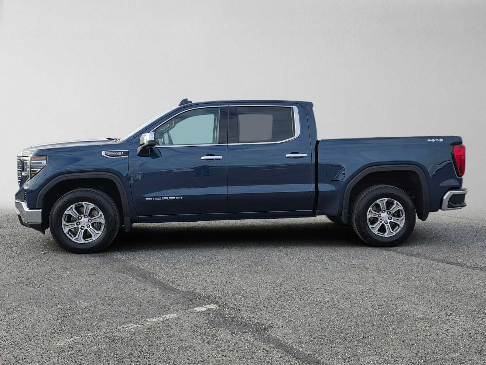 Certified 2022 GMC Sierra 1500 SLT AWD/4WD image 6