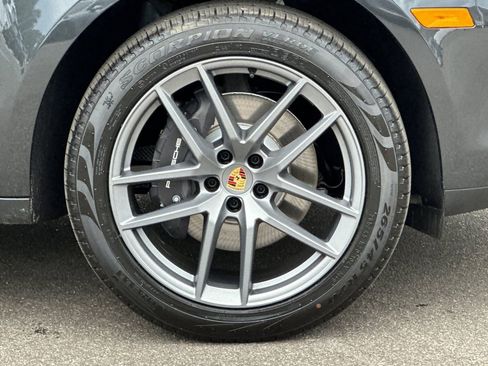 New 2025 Porsche Macan image 42