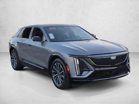 Used 2024 Cadillac Lyriq Sport image 3