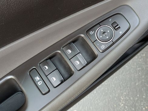 Used 2020 Hyundai Santa Fe SEL image 15