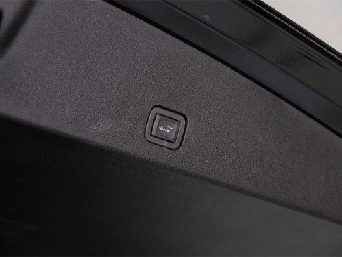 Used 2024 Cadillac XT6 Premium Luxury image 59