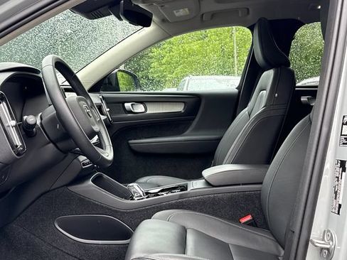 Used 2026 Volvo XC40 B5 Plus AWD/4WD image 19