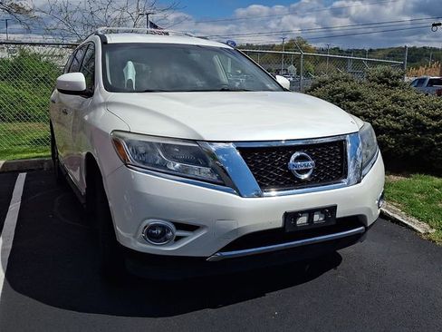 Used 2016 Nissan Pathfinder SL image 2