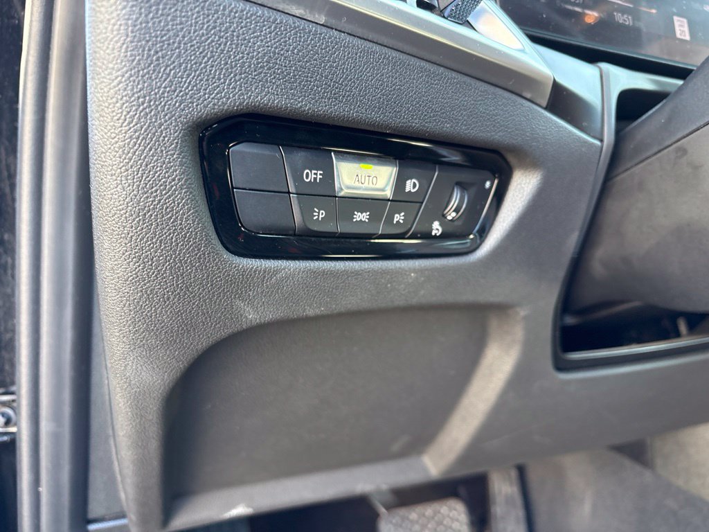 Used 2025 BMW 330i Sedan RWD image 12
