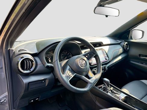 Used 2023 Nissan Kicks SR w/ SR Premium Package FWD image 25