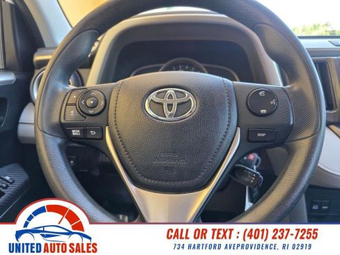 Used 2014 Toyota RAV4 LE AWD/4WD image 17