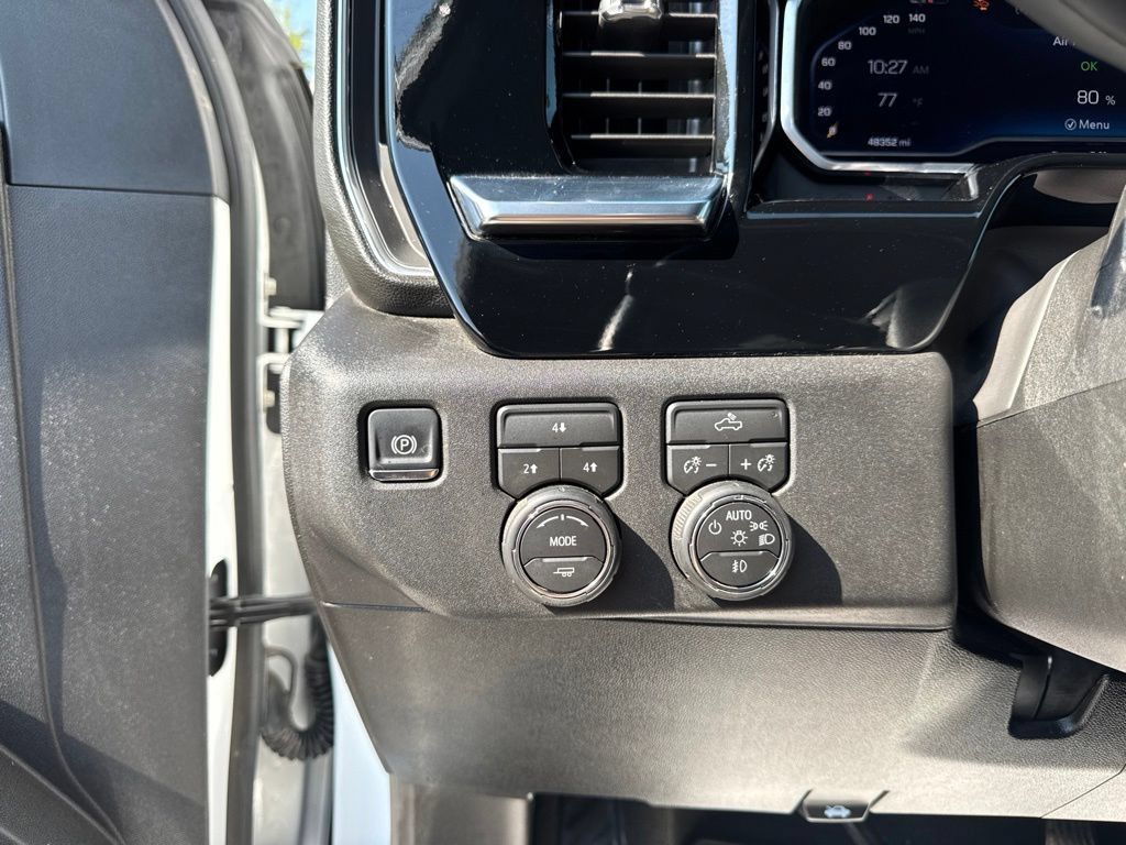 Used 2025 Chevrolet Silverado 2500 LT w/ Convenience Package AWD/4WD image 11